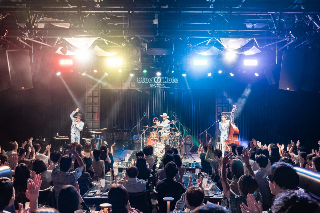 H ZETTRIO