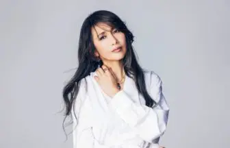 工藤静香、全国ツアー「Shizuka Kudo Acoustic Live Tour 2023」 をBlu
